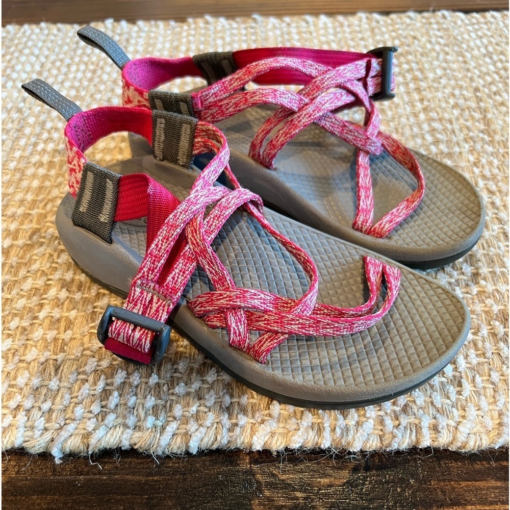 Chacos girls ZX1 Ecotread Rend pink sport sandals size 13, pink and gray, EUC